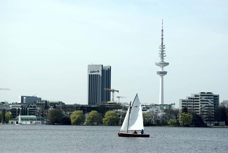 Hamburg: 1.5-Hour Sailing Sightseeing Tour on Aussenalster - Hamburg: 1.5-Hour Sailing Sightseeing Tour on Aussenalster