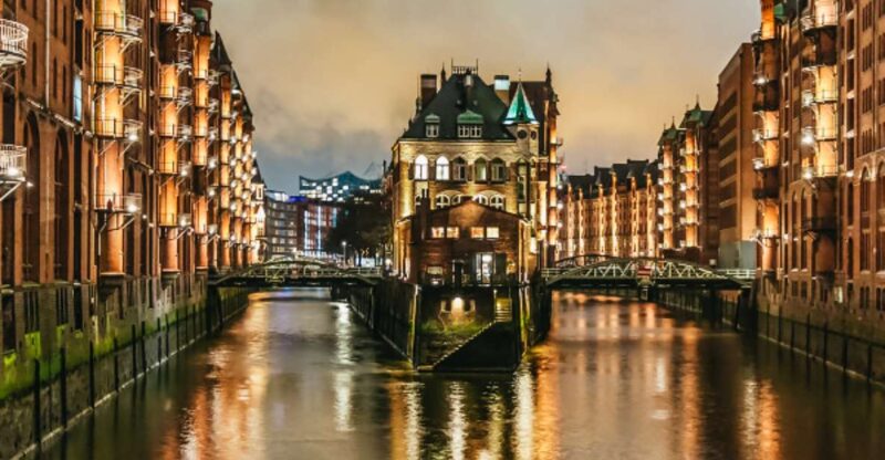 Hamburg: 1.5h Grand Harbor Evening Lights Cruise - Hamburg’s Waterfront Landmarks in the Evening Light