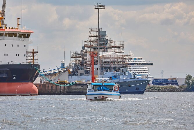 Hamburg: 1-hour harbor tour - Final thoughts: who will enjoy this harbor cruise?