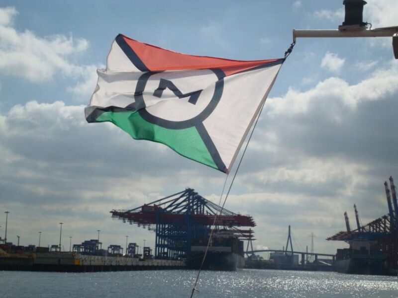 Hamburg: 2-Hour Harbor Cruise - The Experience of Guides and Crew