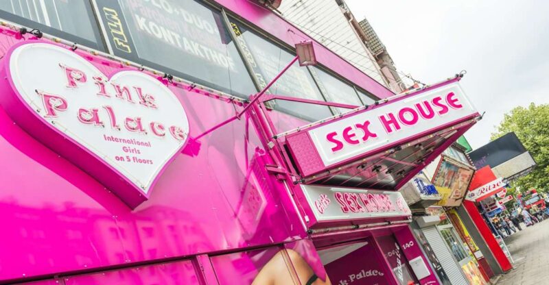 Hamburg: Adults Only Reeperbahn Tour - Key Points