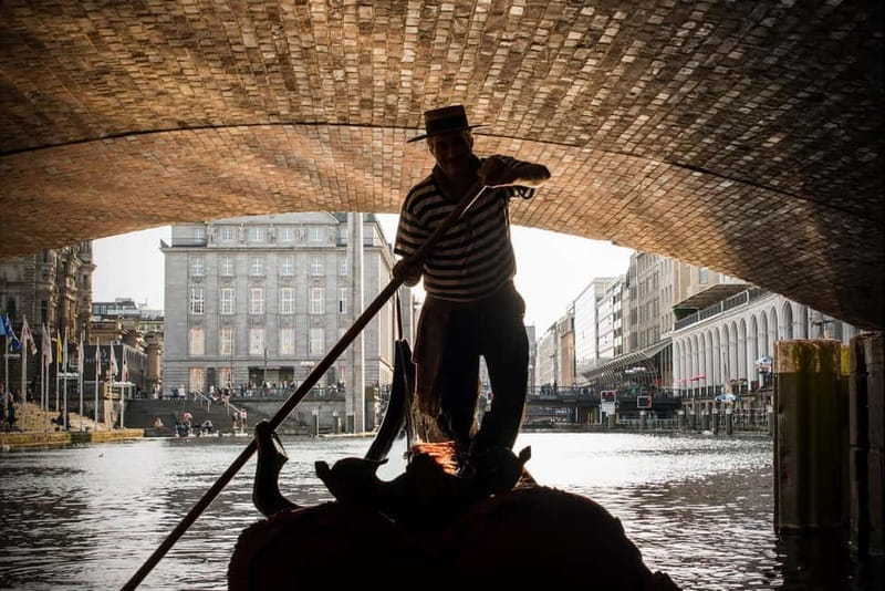 Hamburg: Alster Lake public Tour in a Real Venetian Gondola - Practical Details: Meeting Point, Group Size, and Accessibility