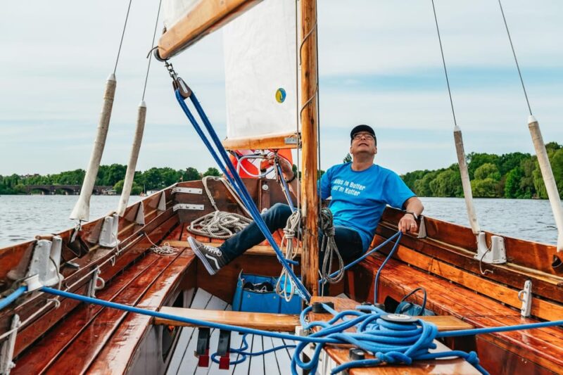 Hamburg: Alster River Sailing Tour on a 2-Masted Sailboat - Meeting Point, Group Size, and Accessibility