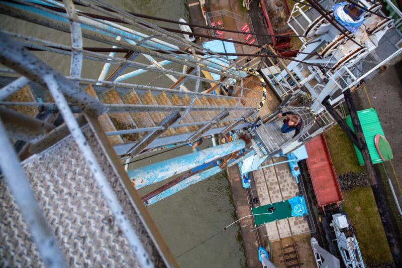Hamburg: Bungee Jumping 50 Meters High over the Harbor - The Original Harbor Crane as a Jumping Point
