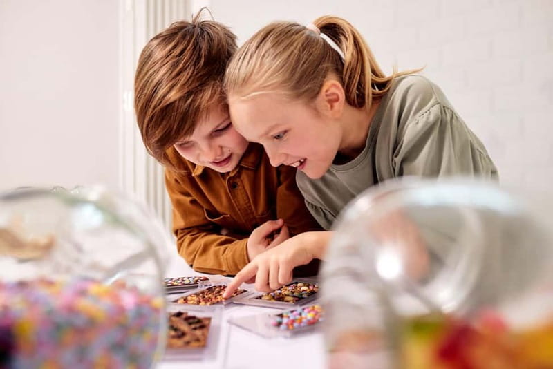 Hamburg: Chocoversum Guided Tour with Tastings - The Guide’s Role: Knowledgeable and Engaging