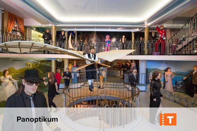 Hamburg: City Pass with 40+ Attractions & public transport - Visiting Historic Churches and Memorials