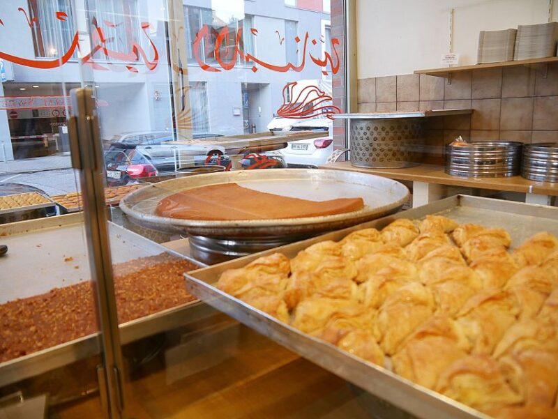 Hamburg: Culinary Insider Tour of St. Georg - Book with Confidence and Flexibility