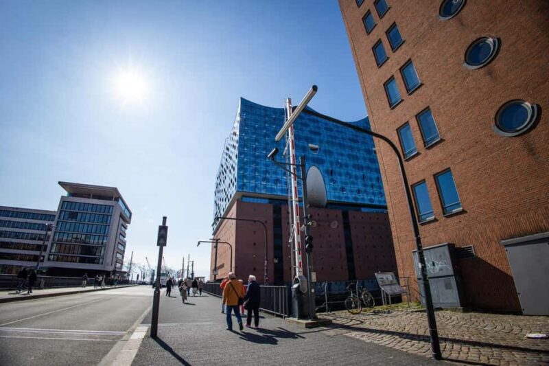 Hamburg: Discovery Tour - Westfieldcenter to Elbphilharmonie - Discover Hamburg’s Vibrant HafenCity and Historic Speicherstadt in Just 2 Hours