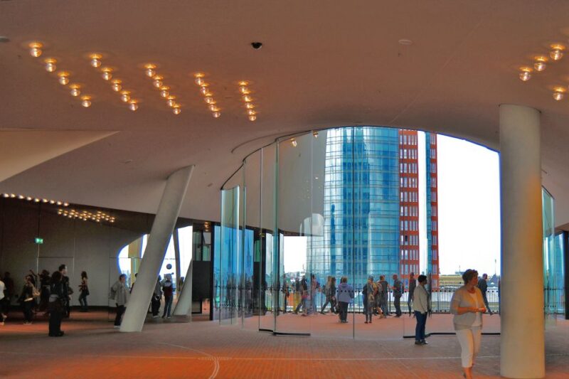 Hamburg: Elbphilharmonie Plaza, Highlights & Surroundings - Photo Opportunities and Scenic Views
