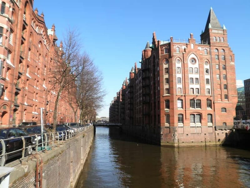 Hamburg: Exclusive Tour by Limousine with Chauffeur - Key Points