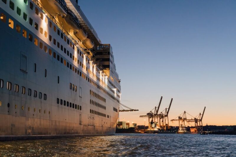 Hamburg: Grand Harbor Tour by Traditional Barge - Passing the Iconic Old Elbe Tunnel from the Water