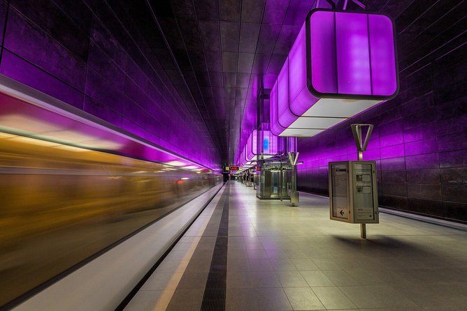 Hamburg Guided Bike Tour: Tradition and Modernity, Elbphilharmonie (min.4) - The Guide: Knowledgeable and Friendly