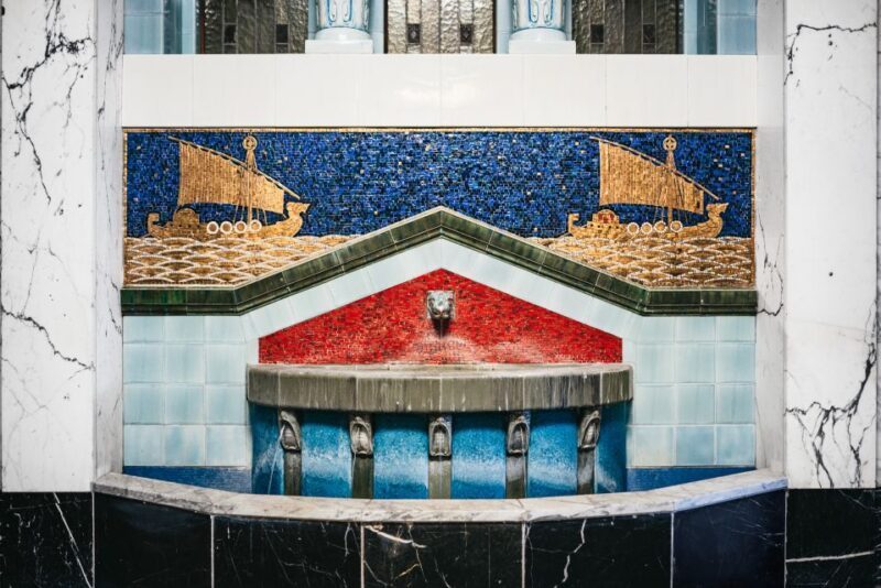 Hamburg: Guided Walking Tour for Magic Fans - Exploring Alsterarkaden and Jungfernstieg Promenade