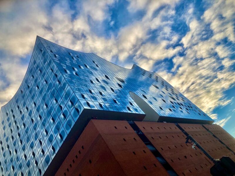 Hamburg: Guided Walking Tour in Danish - Remembering the Past at St. Nikolai Memorial