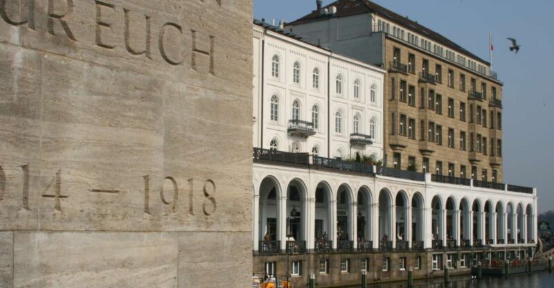 Hamburg: Guided Walking Tour - Hamburg’s Iconic Town Hall as the Starting Point