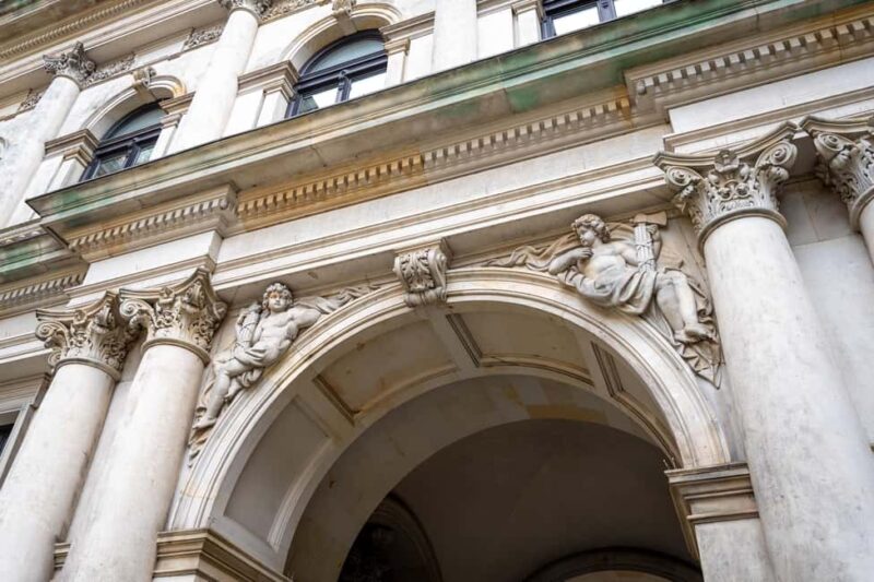 Hamburg: Historic WW2 Walking Tour & Panorama in Small Group - Visiting the Hamburg Town Hall’s Architectural Splendor