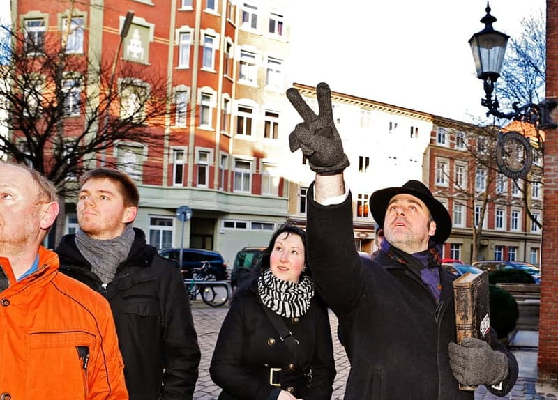 Hamburg: Interactive Crime Theater Tour in German - The Guides Behind the Crime Stories