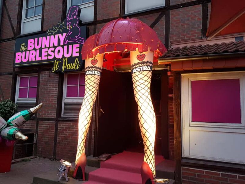 Hamburg: Kiez & Dollhouse: The legendary Reeperbahn tour - Exploring Herbertstraße and Its Significance