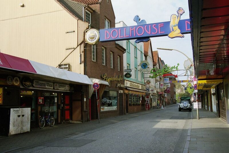 Hamburg: Line F Hop-On Hop-Off Bus and Boat Tour - Hamburgs Unique Land and Water Experience in Just Three Hours