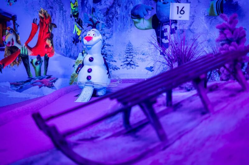 Hamburg: Moviegolf Experience - Discover Hamburg’s Movie-Themed Minigolf Adventure for $18