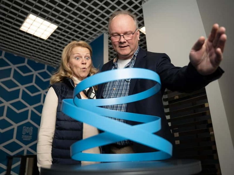 Hamburg: Museum of Illusions Ticket - Navigating the Space and Comfort of the Museum