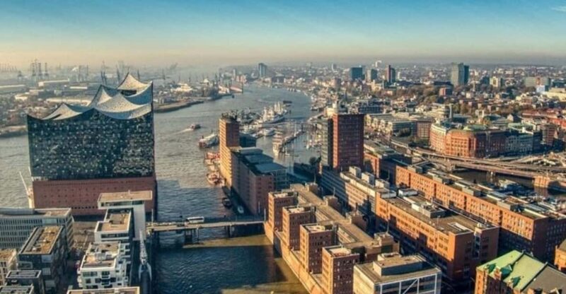 Hamburg : Must-See Walking Tour With A Guide - Exploring the Speicherstadt Warehouse District