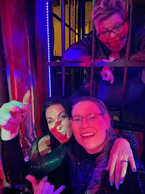 Hamburg: Neighborhood tour with an ex-dominatrix - Key Points