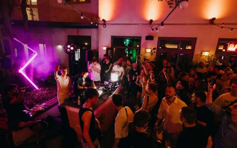 Hamburg New Years Eve Pub Crawl Hidden Bars, VIP Club Entry - What Sets This Tour Apart from Other Hamburg Nightlife Experiences