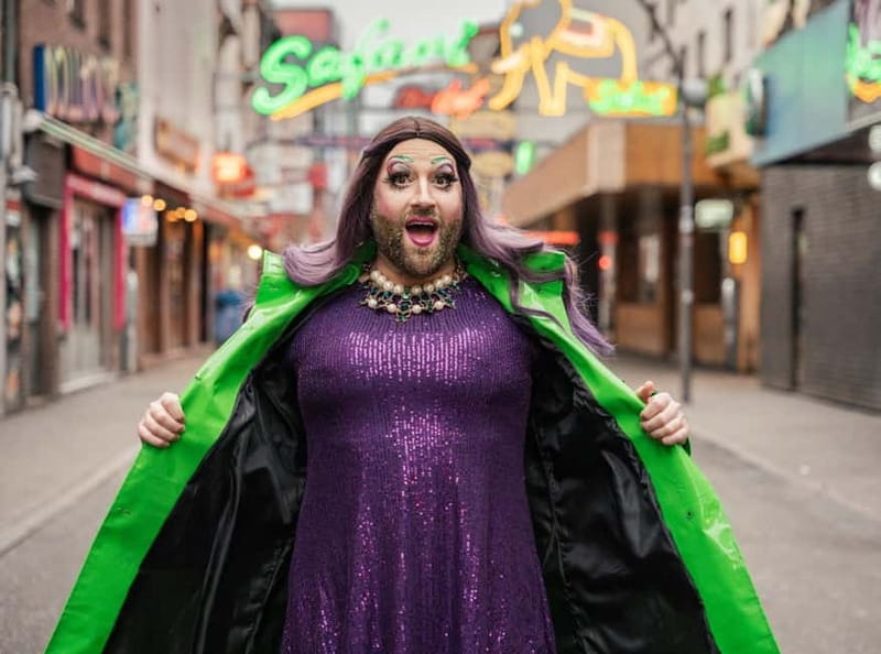Hamburg: Pamela unpacks! - Kieztour with a drag queen - Highlights at Davidwache and the Legendary Bars