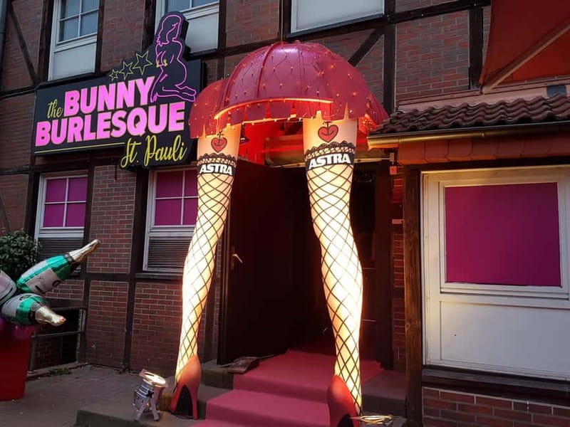 Hamburg: Pamela unpacks! - Kieztour with a drag queen - The Atmosphere and Entertainment Value