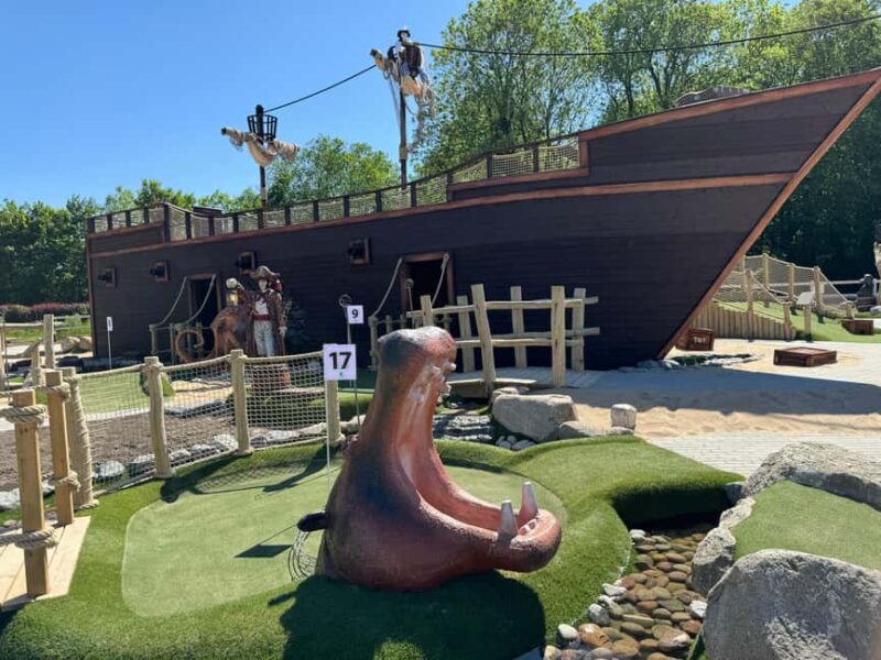 Hamburg: Pirate´s Island Adventure Mini Golf Ticket - Accessibility and Practical Tips