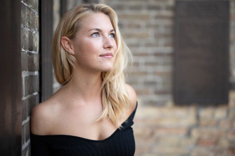 Hamburg: Private Couples' Photoshoot and Walking Tour - Discover Hamburg’s Most Photogenic Spots with a Personal Photoshoot and Guided Walking Tour