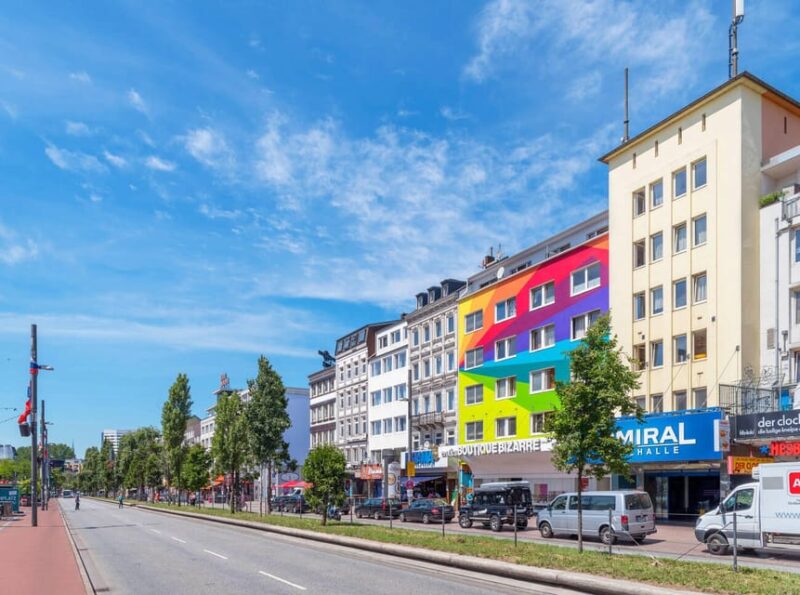 Hamburg: Private St. Pauli History & Highlights Walking Tour - Visiting the Famous Fischmarkt and Its Vibrant Atmosphere