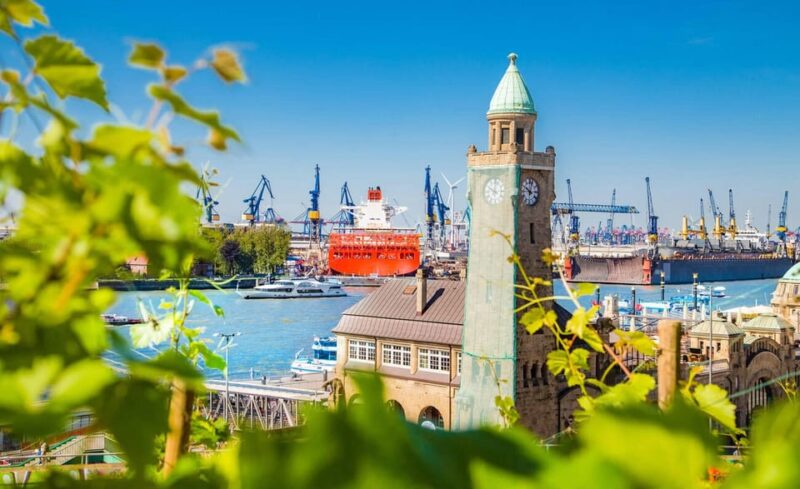 Hamburg: Private St. Pauli History & Highlights Walking Tour - Marveling at the Modern Elbphilharmonie Architecture