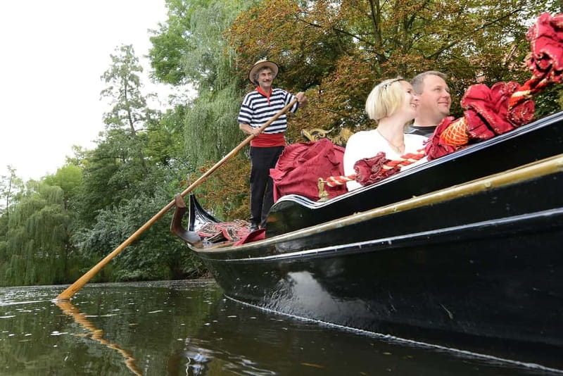 Hamburg: private Tour in the royal Venetian Alstergondel - What You Can Expect on the Water