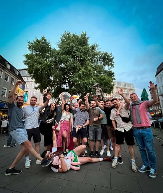 Hamburg: Pubcrawl & Nightlife Tour at St.Pauli - The Starting Point: Meet in Front of the Davidwache Police Station