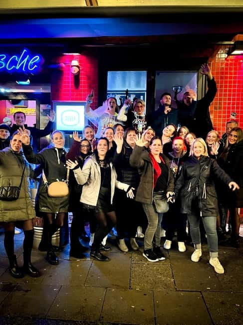 Hamburg: Pubcrawl & Nightlife Tour at St.Pauli - The Atmosphere and Music Variety