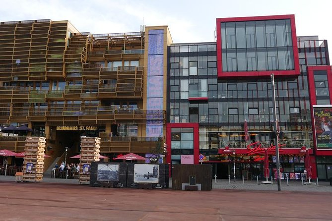 Hamburg: Red- & Bluelight - Private guided Reeperbahn Tour - The Personal Touch of a Private Guide