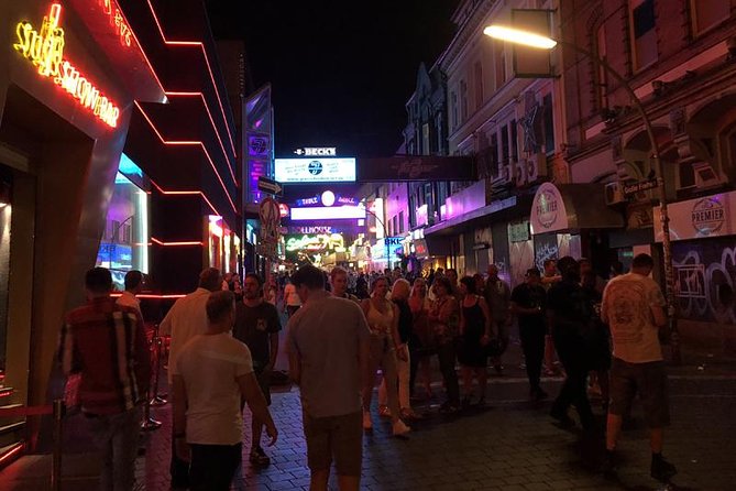 Hamburg: Red- & Bluelight - Private guided Reeperbahn Tour - Practicalities: Meeting Point, Duration, and Booking