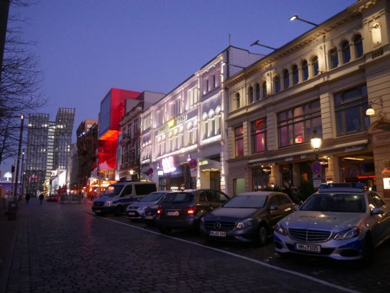 Hamburg: Reeperbahn Tour with English-Speaking Guide - Inside the Zur Ritze Pub and Boxing Cellar
