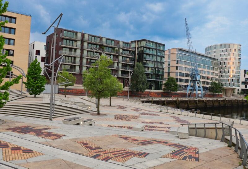 Hamburg: Scavenger Hunt Self-Guided Tour for Children - The Experience for Families and Children