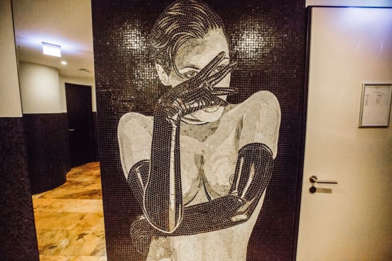 Hamburg: Sex and Crime in St. Pauli Tour for Ages 18 + - Frequently Asked Questions