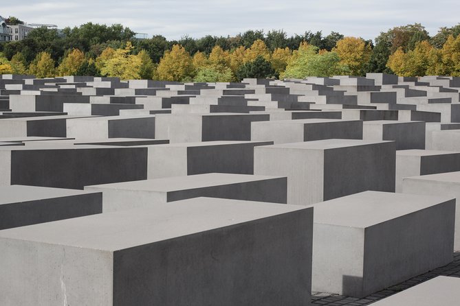 Hamburg Shore Excursion: Private Berlin Day Trip - Midday Break for Authentic German Cuisine