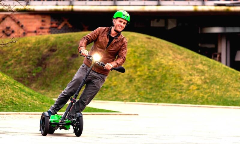 Hamburg: Sightseeing Tour with 'Scuddy' - 2h - Logistics: Meeting Point and Group Size