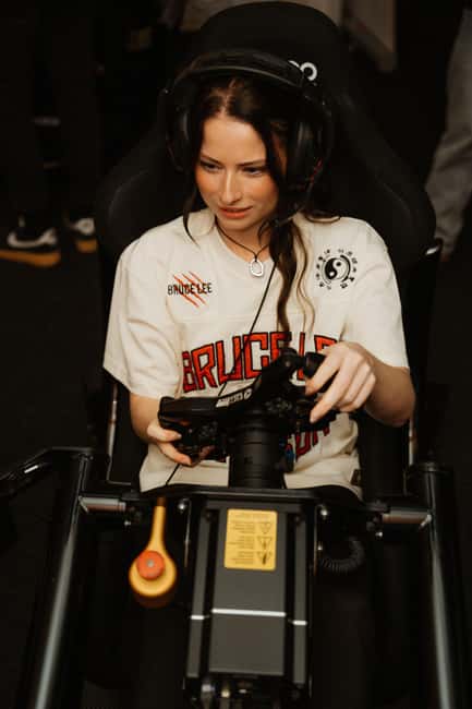 Hamburg: Sim Racing Experience with Full-Motion Simulators - The Guides and Language Support