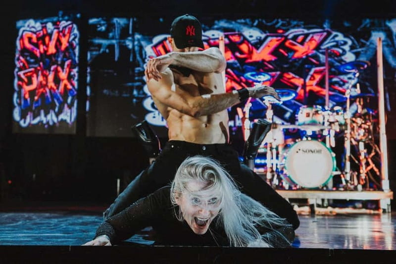 Hamburg: SIXX PAXX Men´s Perfoming Arts Show - Unique Aspects That Set This Show Apart