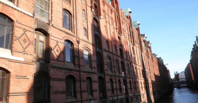 Hamburg: Speicherstadt & HafenCity 2-Hour Walking Tour - Hamburg: Speicherstadt & HafenCity 2-Hour Walking Tour – An Engaging Journey Through Time and Modernity