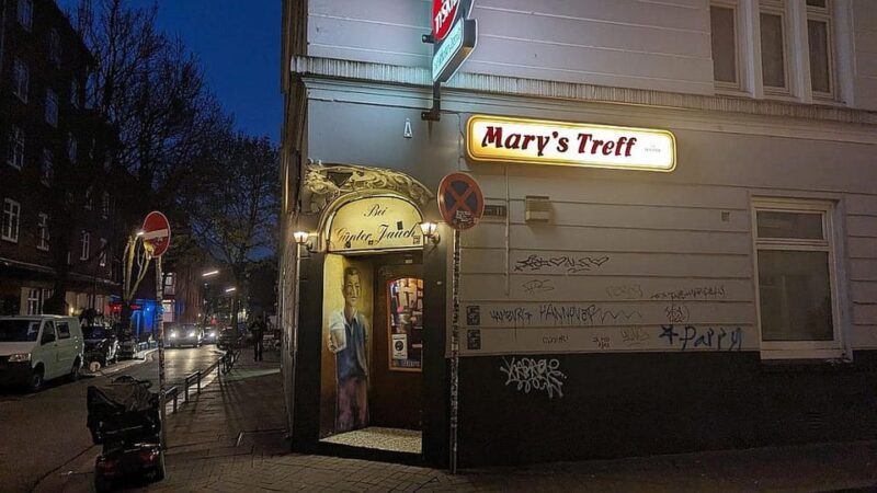 Hamburg - St. Pauli coffee klatch with ex dominatrix - perfect in rainy weather - Key Points