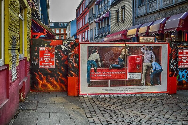 Hamburg - St. Pauli coffee klatch with ex dominatrix - perfect in rainy weather - The Journey into the Kiez’s Underworld