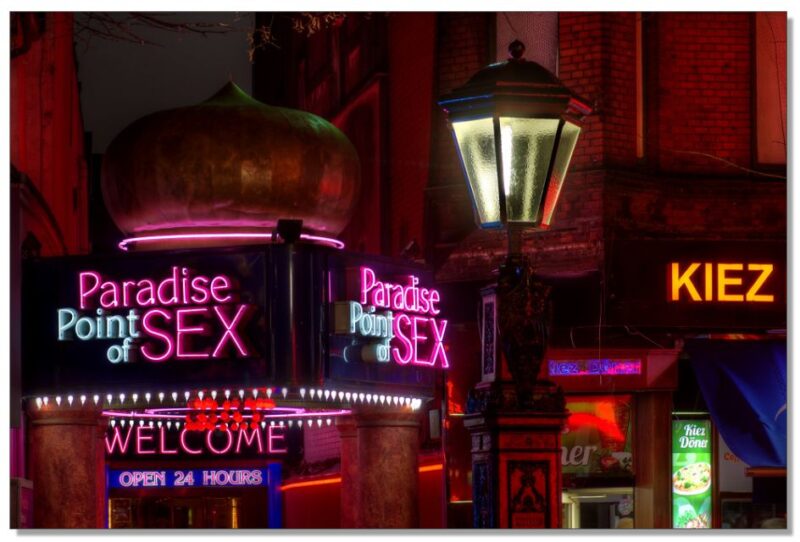 Hamburg: St. Pauli Red Light District Tour - Key Points